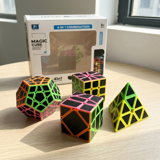 Original JiehuiToys® MAGIC CUBE -  4in1 Würfel Set