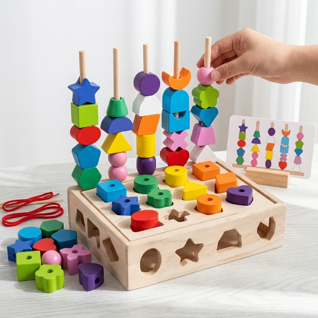 Montessori - Steckspiel mit Sortierbrett - Geometrie